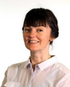 Dr. Natalie Holmes